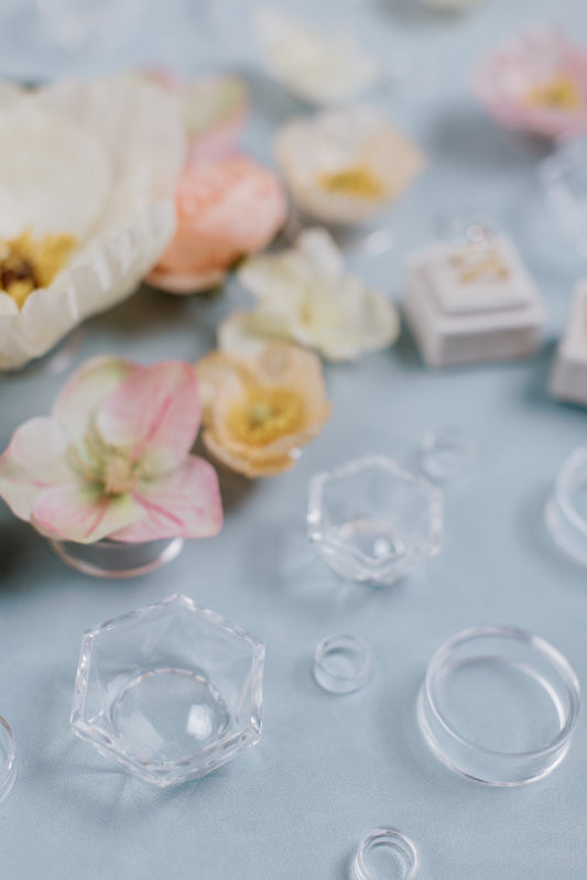 Flower holders & free ring box