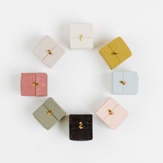 Dove Georgian Square Ring Box