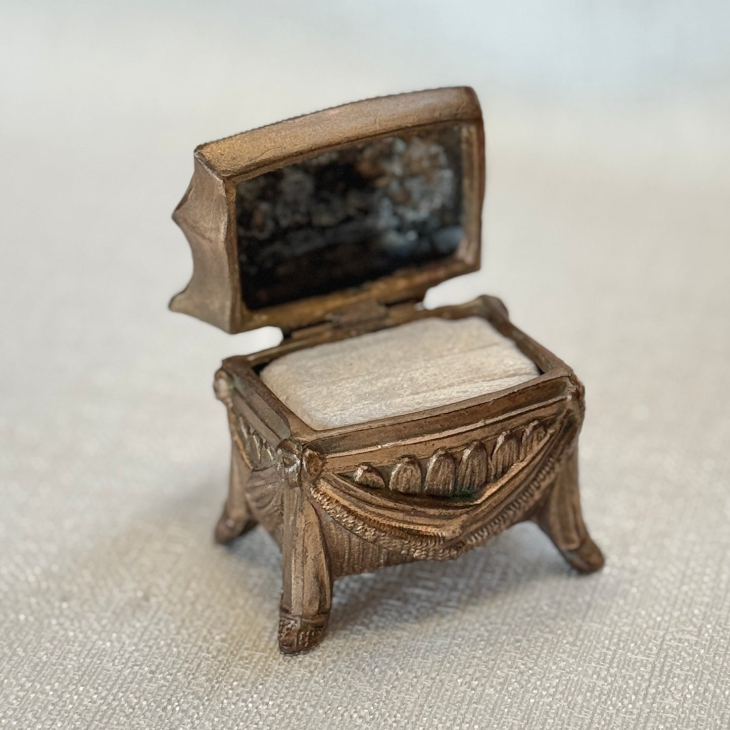 Heirloom jewelry box