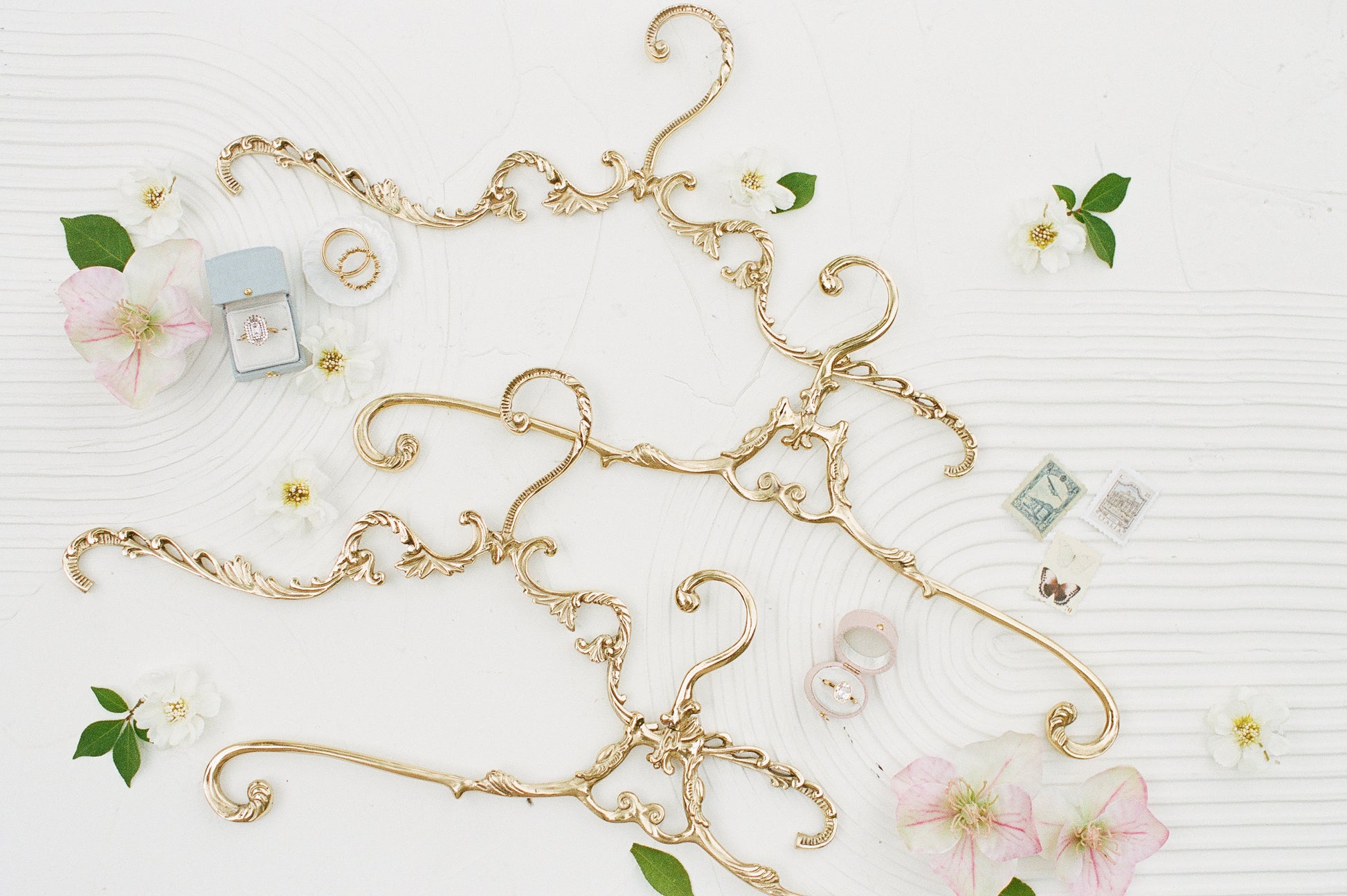 Vintage Dress Hanger stylingarchives Vintage Dress Hanger stylingarchives