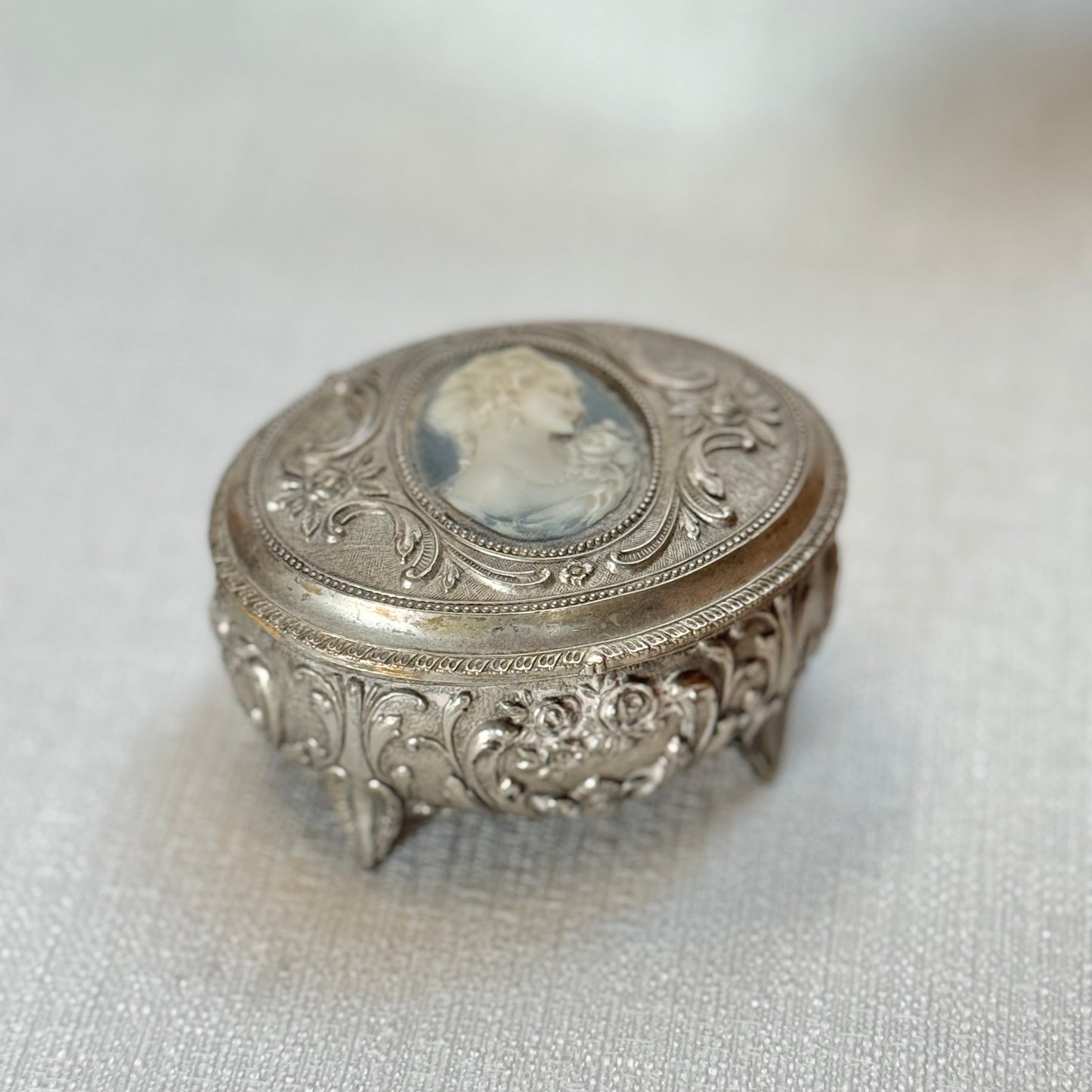 Heirloom music box