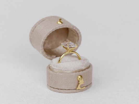 Sparrow Georgian Oval Ring Box Dove