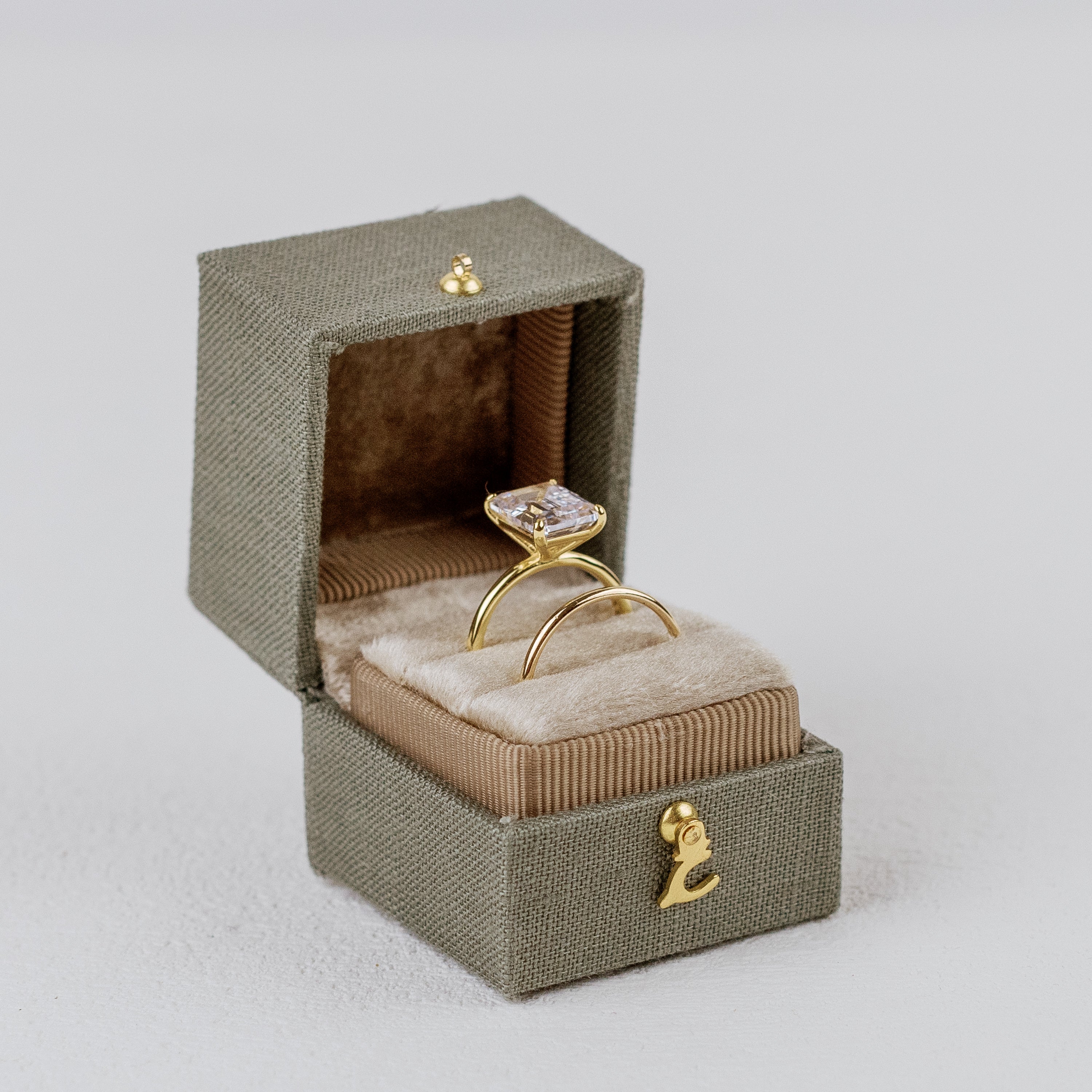 Sage & Fawn Georgian Square Ring Box – stylingarchives