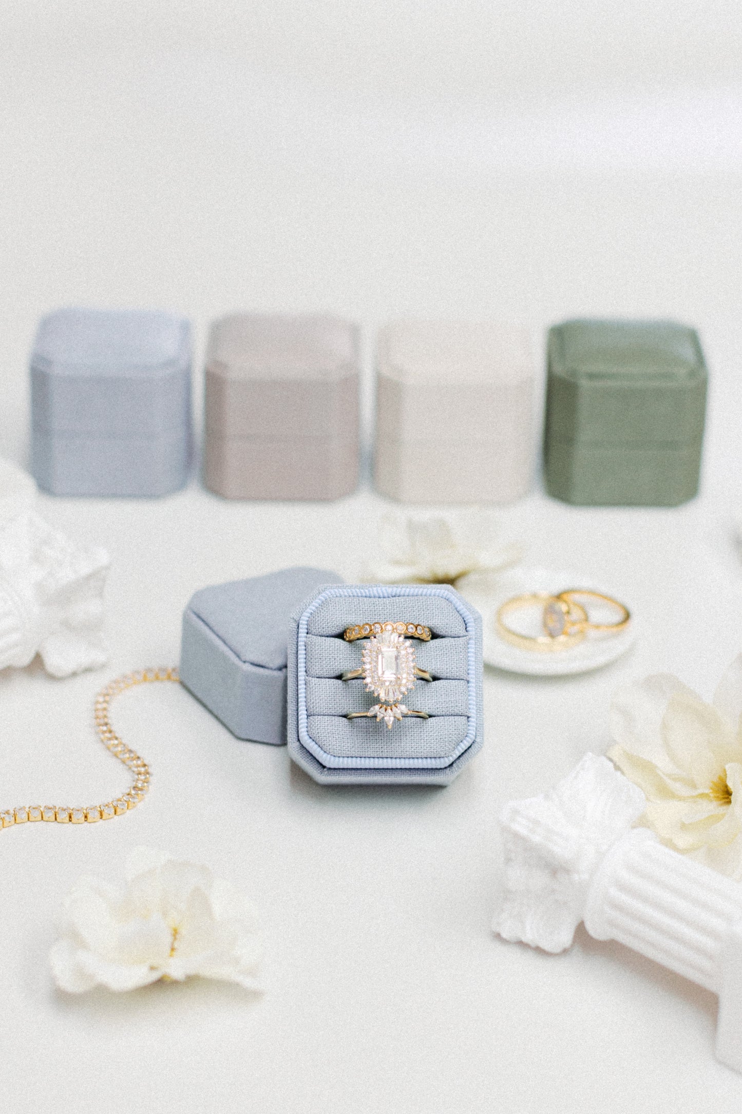 Hydrangea Heritage Linen Ring Box