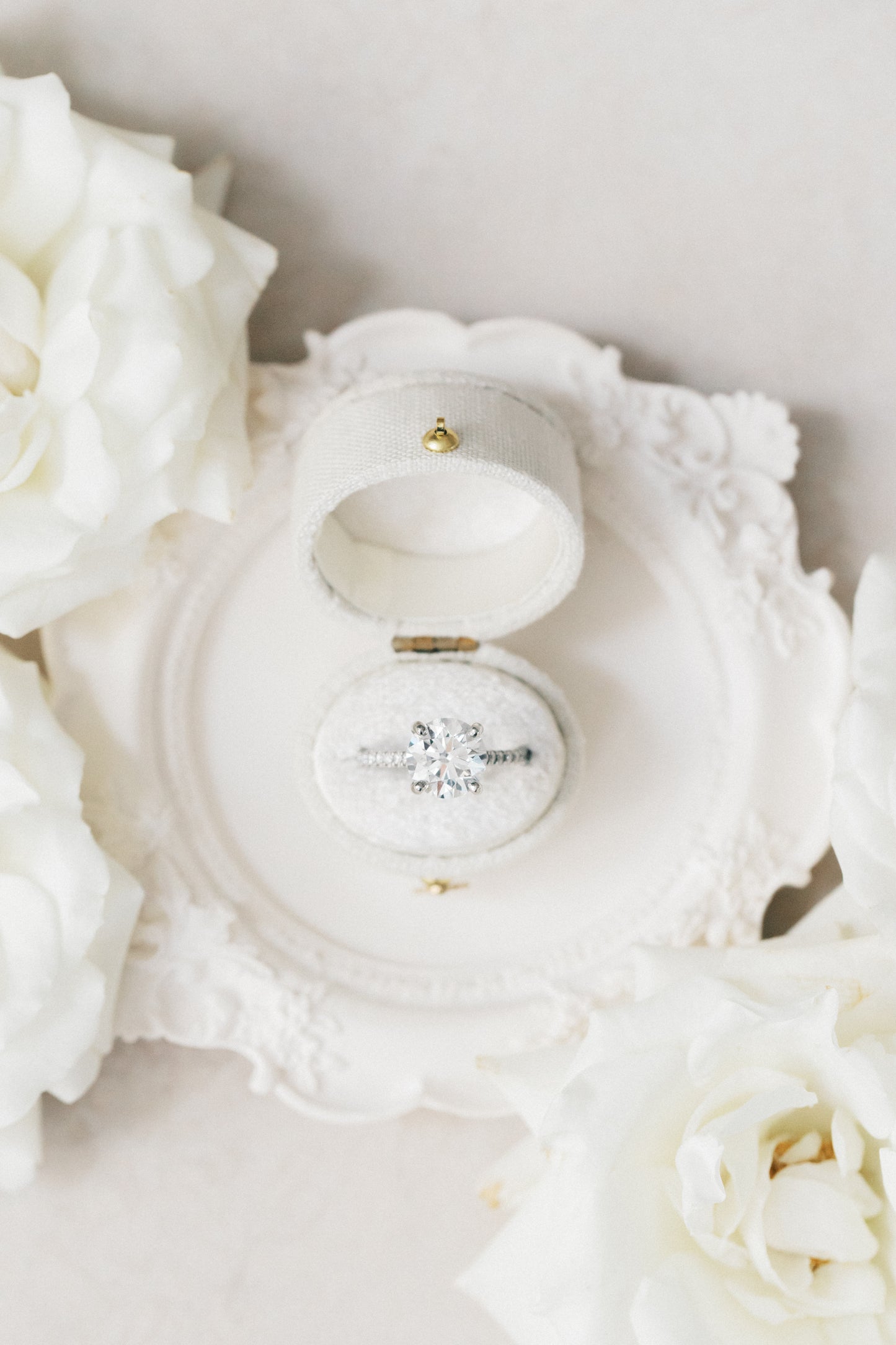 Georgian Oval Ring Box in Dove Linen – Vintage Wedding Ring Box for Flat Lay Photography