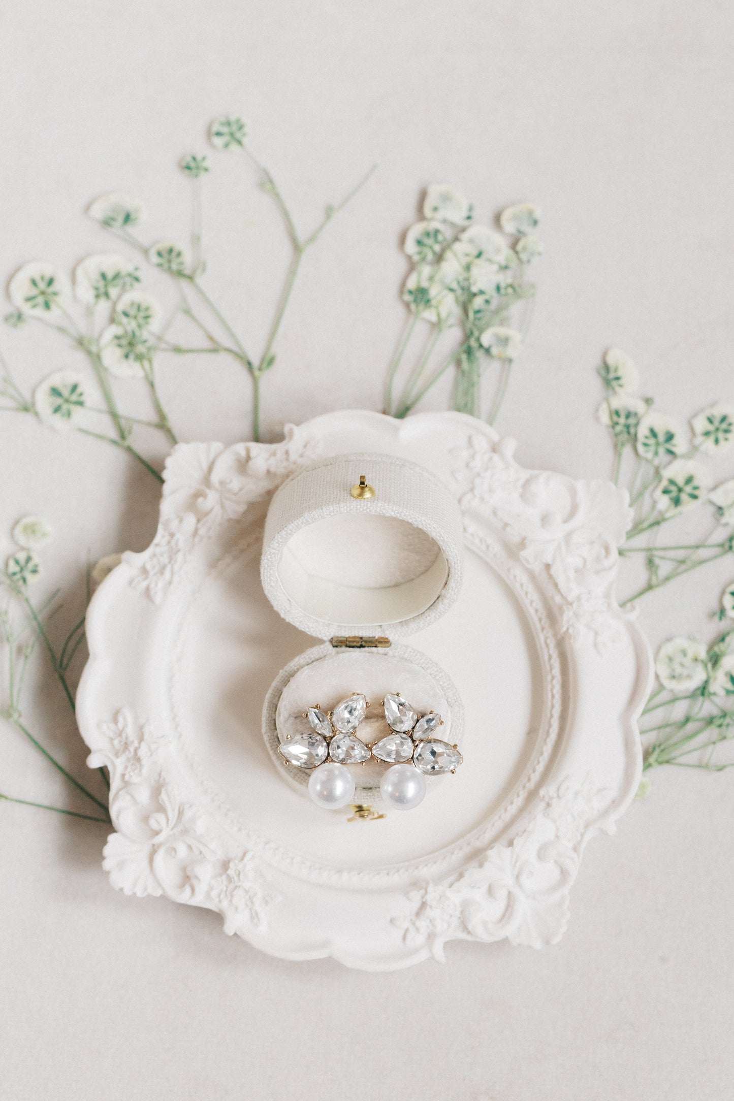 Georgian Oval Ring Box in Dove Linen – Vintage Wedding Ring Box for Flat Lay Photography