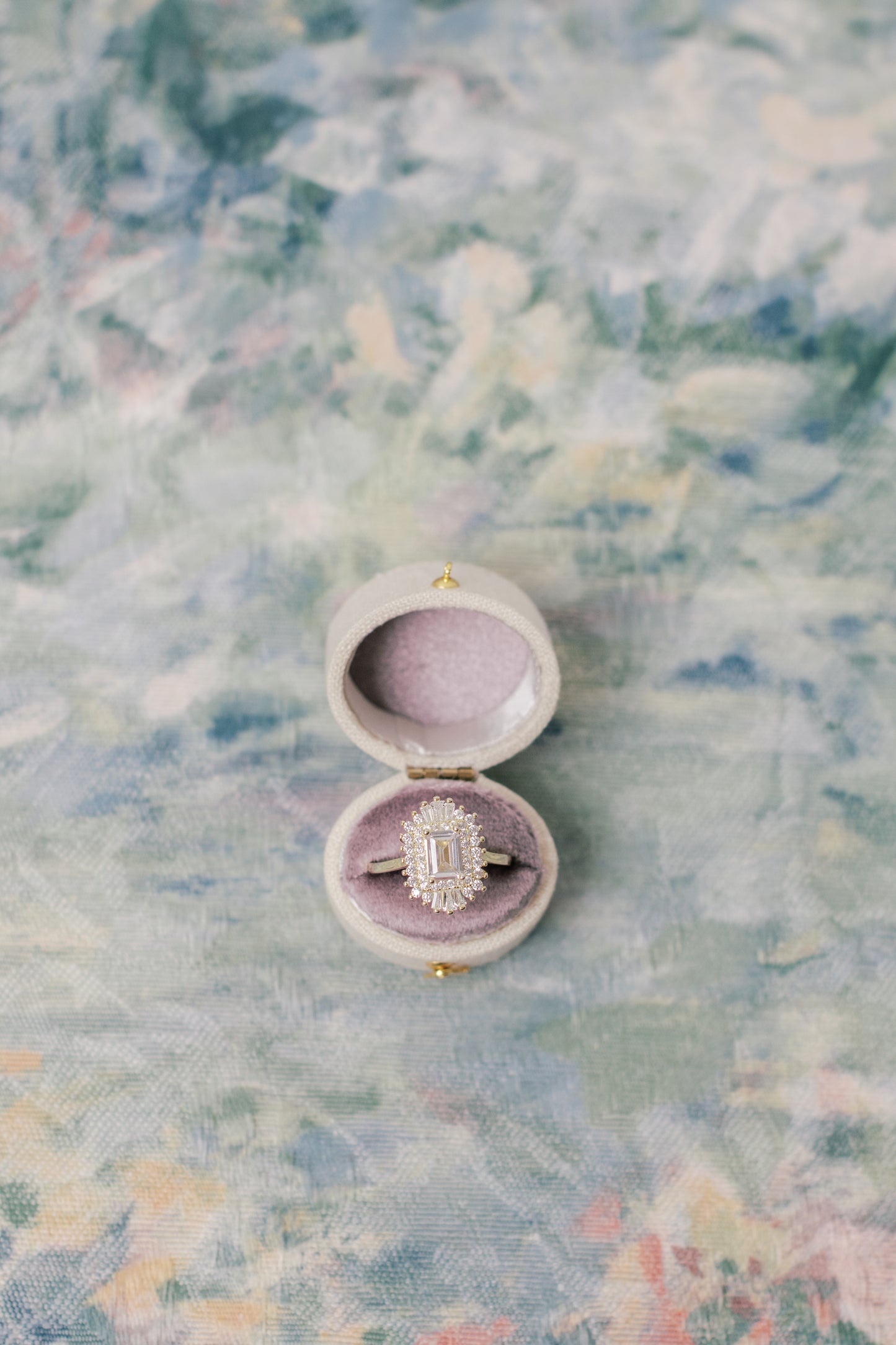 Dove & Lavender Georgian Oval Ring Box