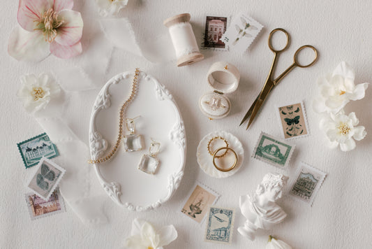 The Dove Oval Vintage Collection