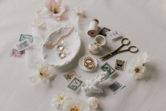 The Dove Oval Vintage Collection