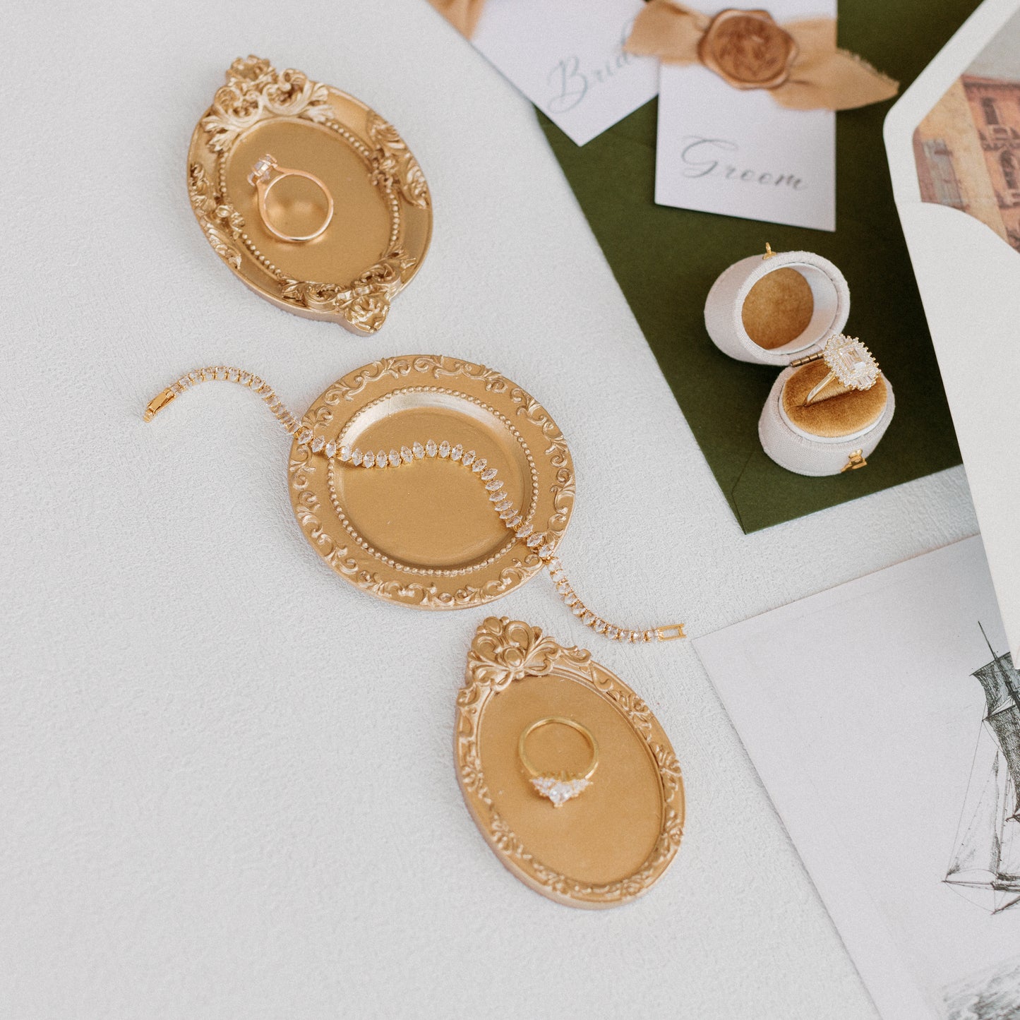 Flat Lay Styling Kit for Photographers, Vintage Stamps, Silk Ribbons, Brass Blossom Ring Box, Linen Ring Box Oro
